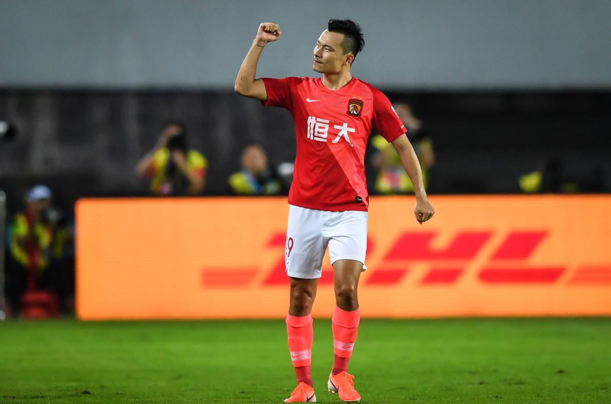 包含米兰体育:老将郜林转型解说“语出惊人”，球迷：这解说比“比赛”还精彩！的词条