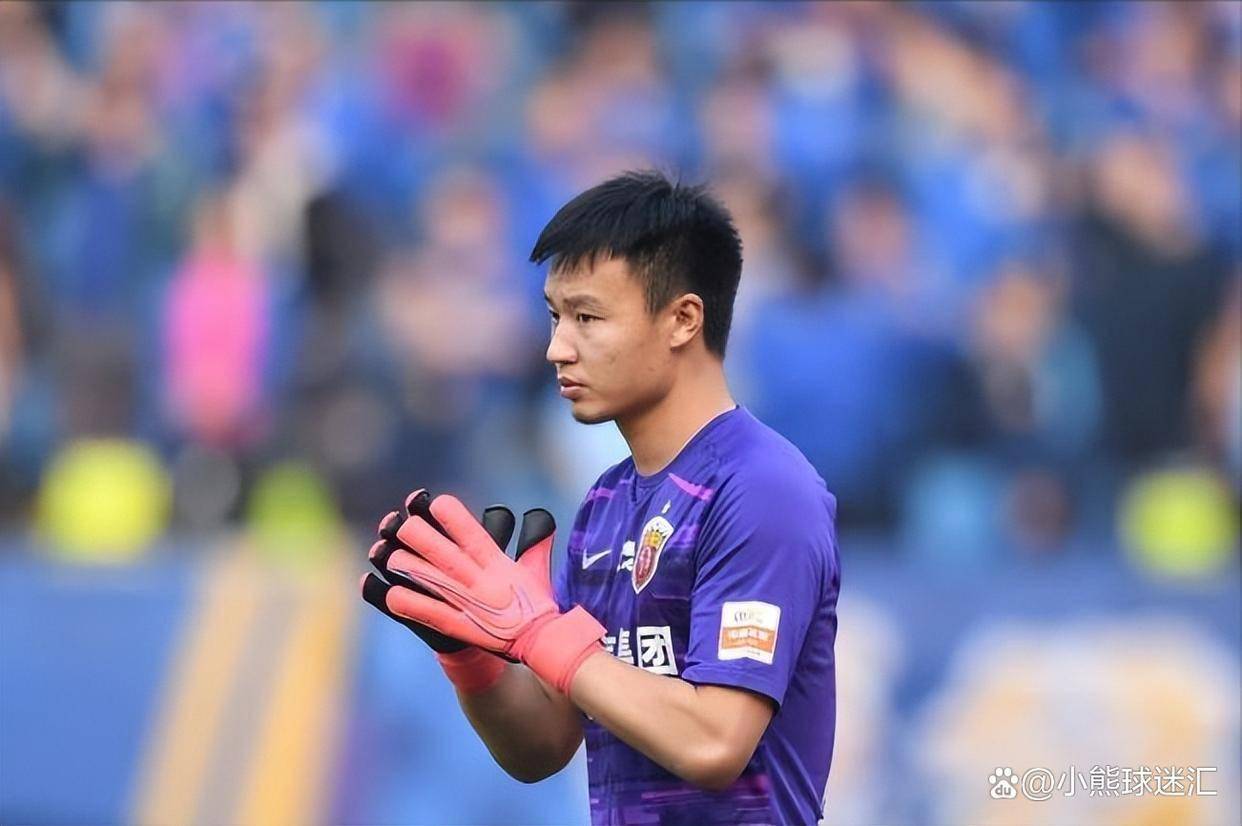 包含米兰体育:上海海港队“人傻钱多”?球迷:有钱也不能这么任性!的词条 包含米兰体育:上海海港队“人傻钱多”?球迷:有钱也不能这么任性!的词条