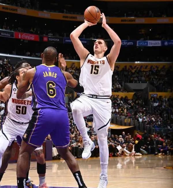 米兰体育:尼古拉·约基奇蝉联MVP:统治力依旧 米兰体育:尼古拉·约基奇蝉联MVP:统治力依旧