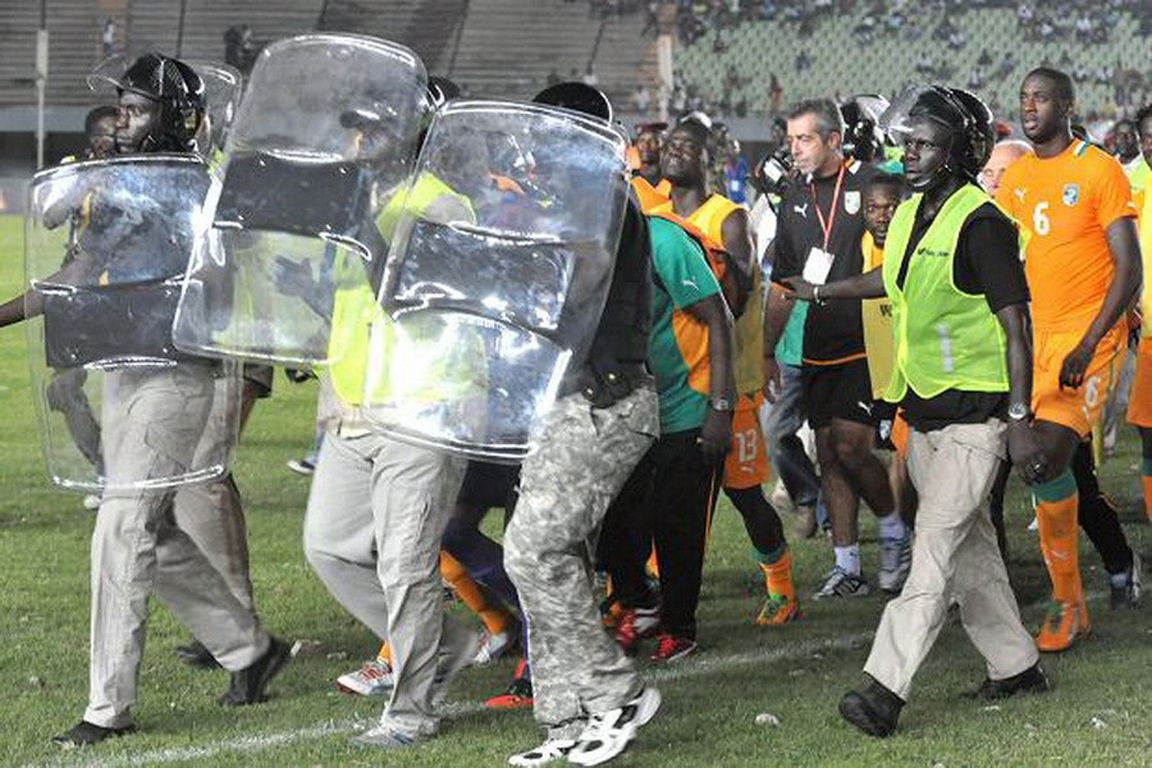 关于米兰体育:足球流氓再现，球场暴力何时休？的信息