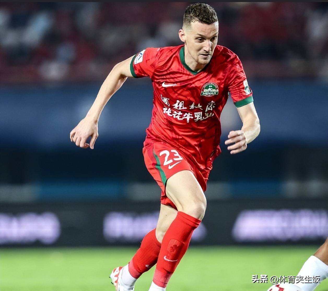 包含米兰体育:足协杯冷门不断：业余球队再爆冷，职业球队需警惕的词条