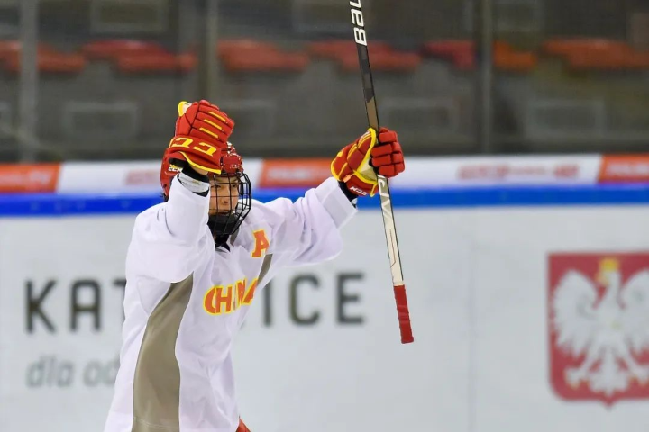 米兰体育:冰球赛季结束,总决赛的精彩瞬间回顾 米兰体育:冰球赛季结束,总决赛的精彩瞬间回顾