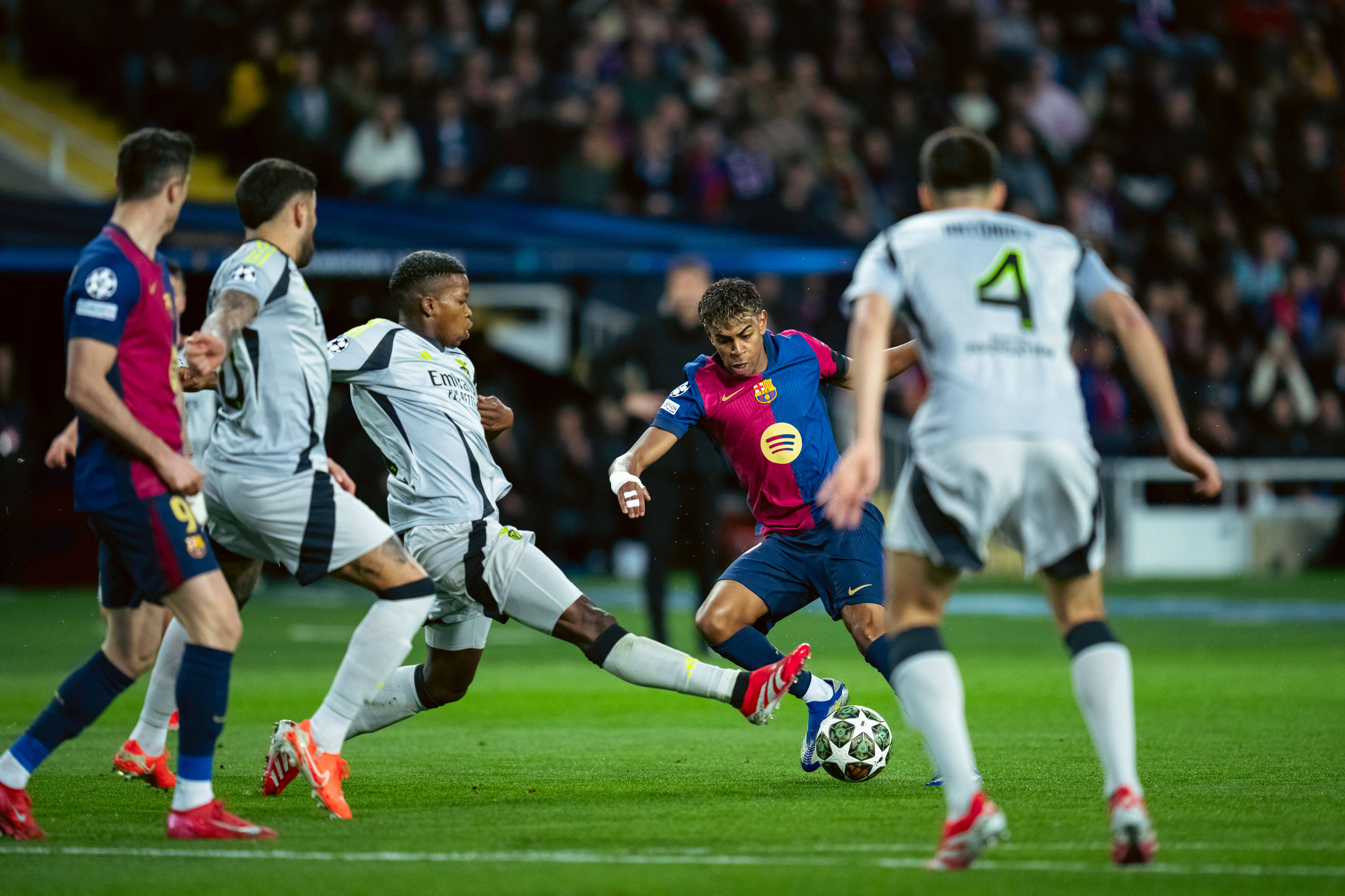 米兰体育:西甲的俱乐部对抗：历史对决的重温的简单介绍