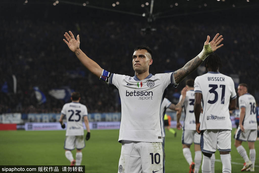 包含米兰体育：勇士队训练营：沙里奇展现组织能力，争夺轮换位置的词条