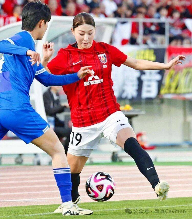 米兰体育:韩佳奇：在比赛中扑出点球，力保球门不失