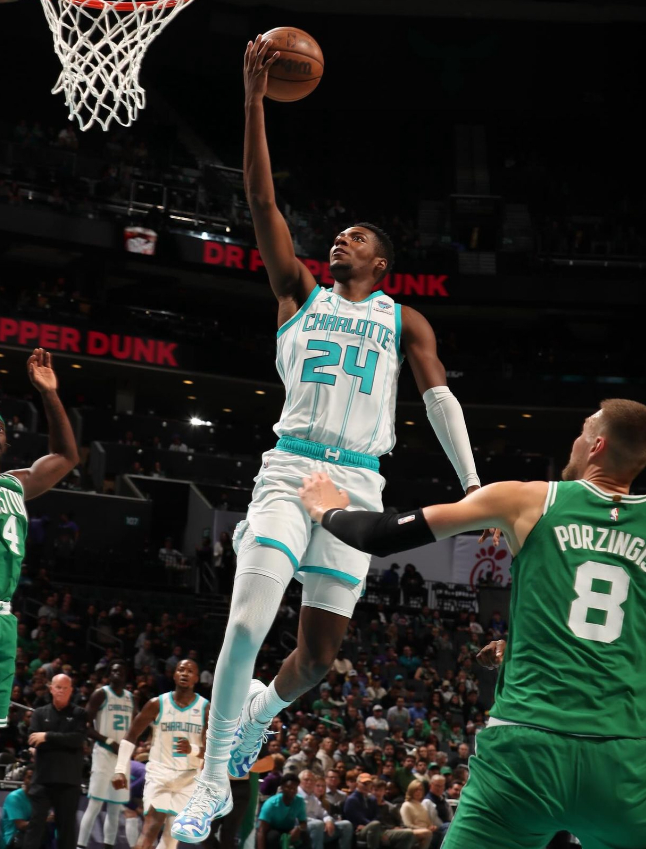 米兰体育：篮球纪录片，真的能客观地展现篮球运动员的真实生活吗？的简单介绍