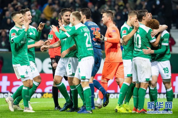 包含米兰体育:德甲的战术演变：球队应对外部挑战的方法的词条