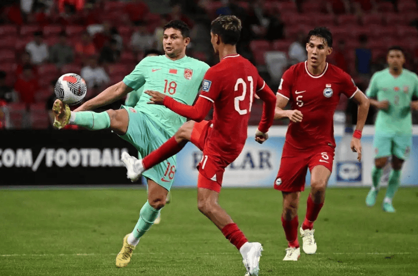 关于米兰体育:归化球员艾克森“状态下滑”，球迷：廉颇老矣，尚能饭否？的信息