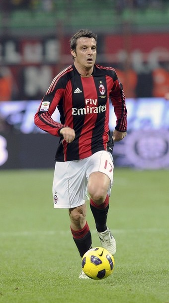 包含米兰体育：法甲奎维利的进攻风格与战术演变的词条