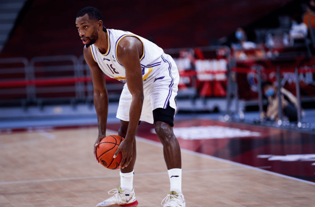 米兰体育:电竞选手背后的辛酸故事：训练与压力的简单介绍