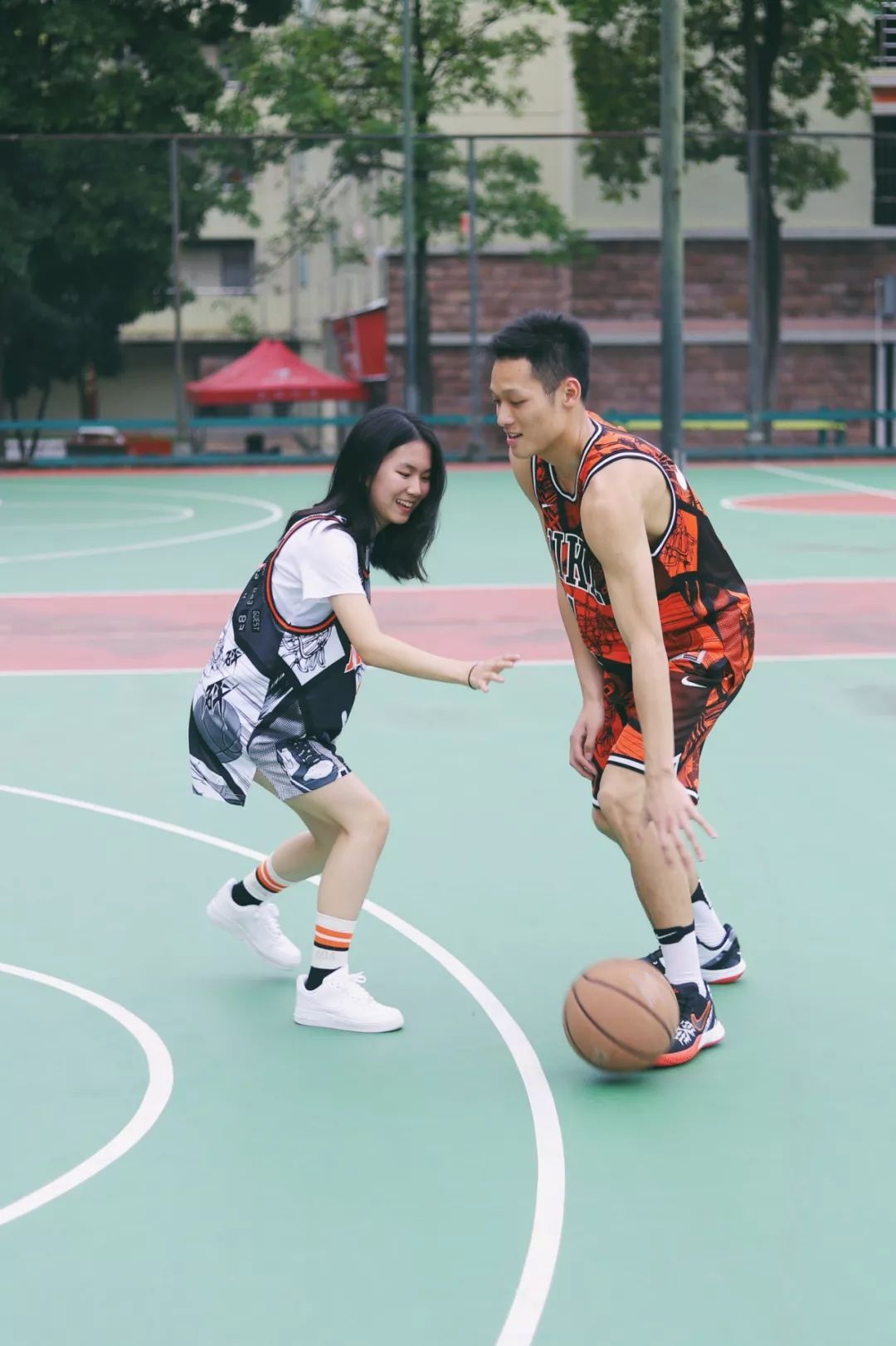 米兰体育：篮球游戏：虚拟世界里的篮球梦想的简单介绍