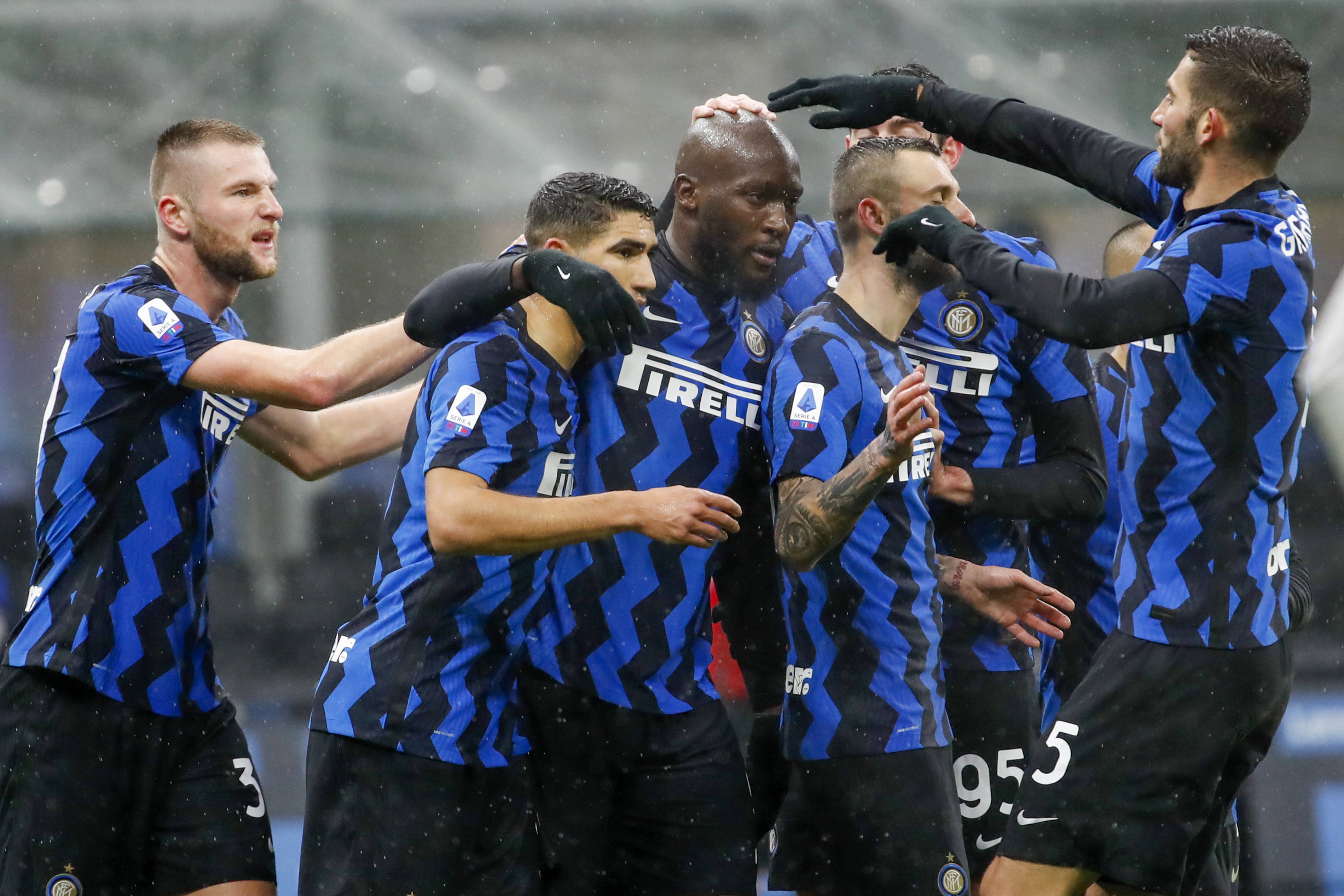 包含米兰体育：CBA选秀大会引关注，各队争夺潜力新秀的词条