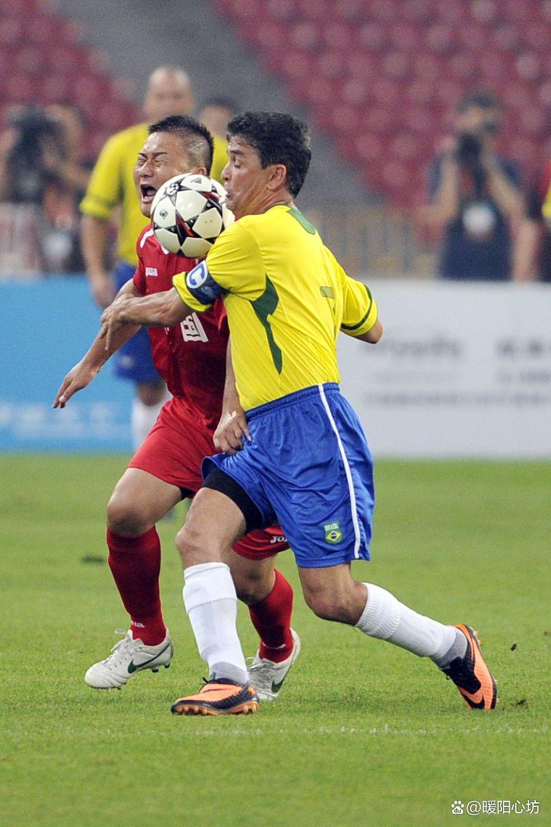 米兰体育:中国足球归化“骑虎难下”，球迷：归化球员是“救星”还是“鸡肋”？的简单介绍