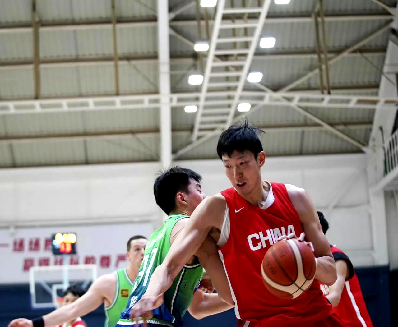 包含米兰体育：CBA球队的训练基地探秘：揭秘职业球员的日常的词条